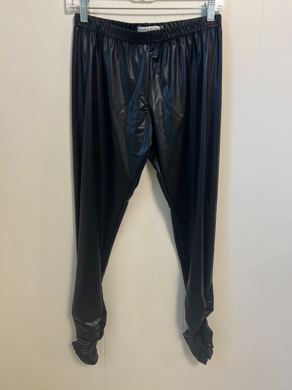 Alice + Olivia Ruched Ankle Faux Leather High Shine Stretchy Pull On Leggings M